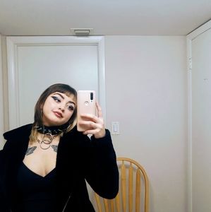 Meet your Posher, Ele